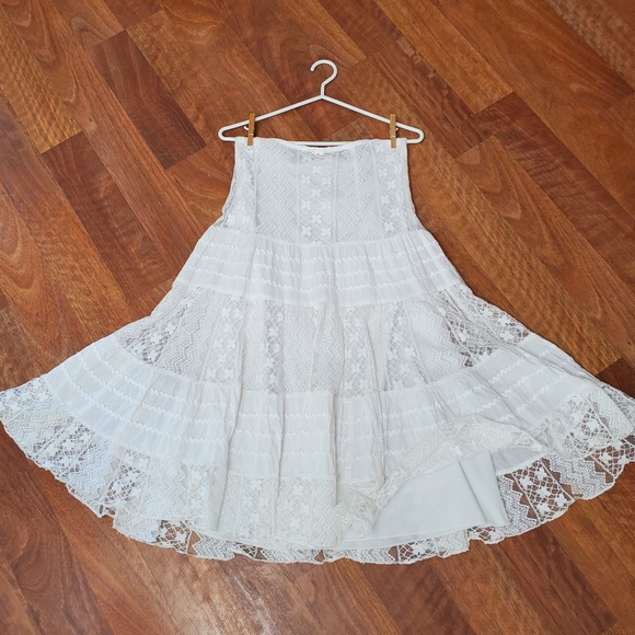 Michel Studio Dresses & Skirts - White Crocheted Skirt sz 14